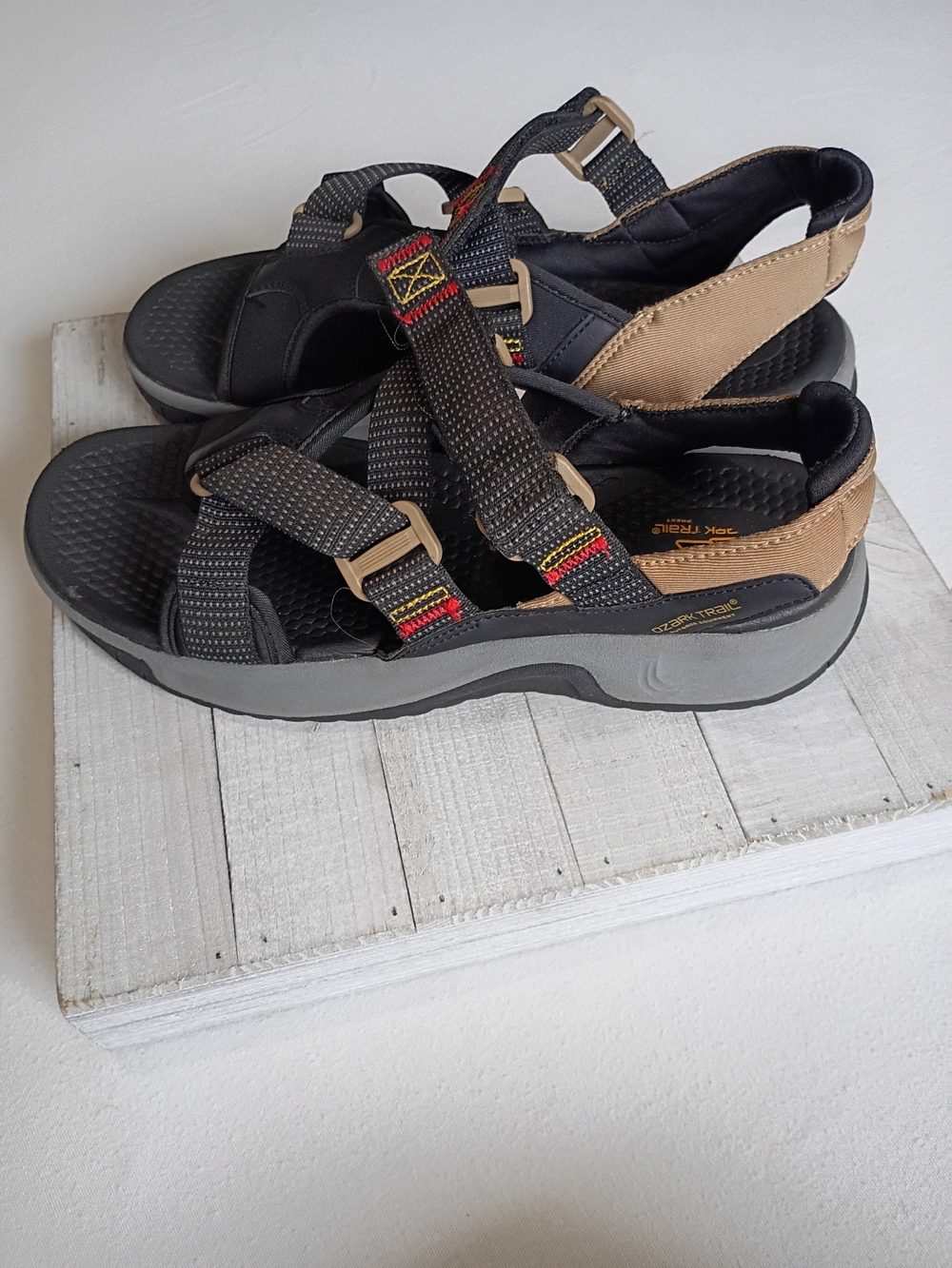 Ozark Trail Sz 8 Men's Outdoor Hiking Sport Sandals Adjustable Straps Black Tan